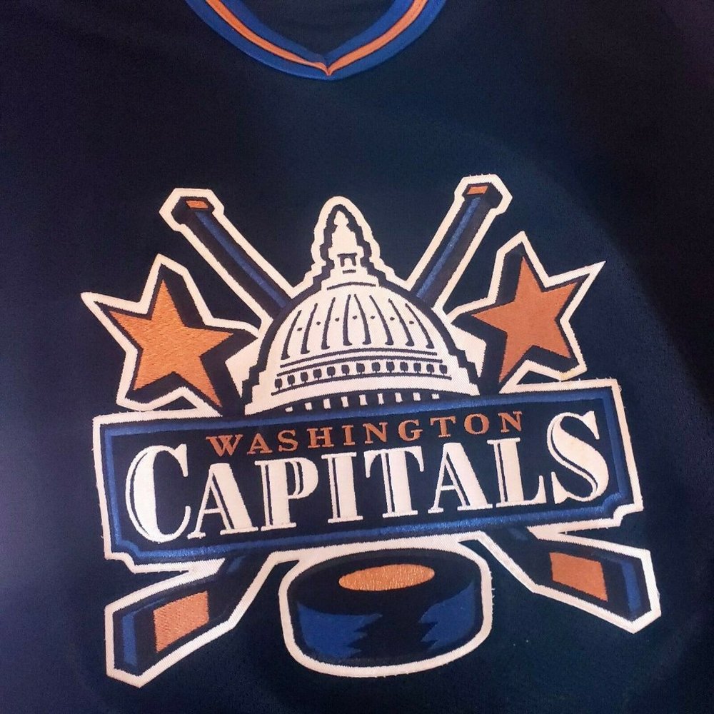 VTG CCM WASHINGTON CAPITALS NHL XXL Hockey JERSEY - Picture 4 of 7